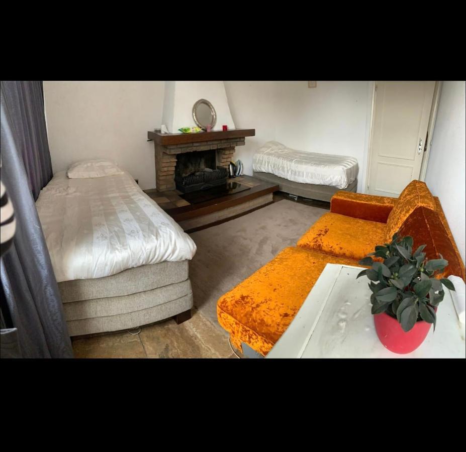Private Room In The Centre Of Tilburgo Exterior foto