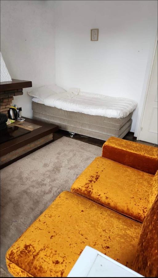 Private Room In The Centre Of Tilburgo Exterior foto
