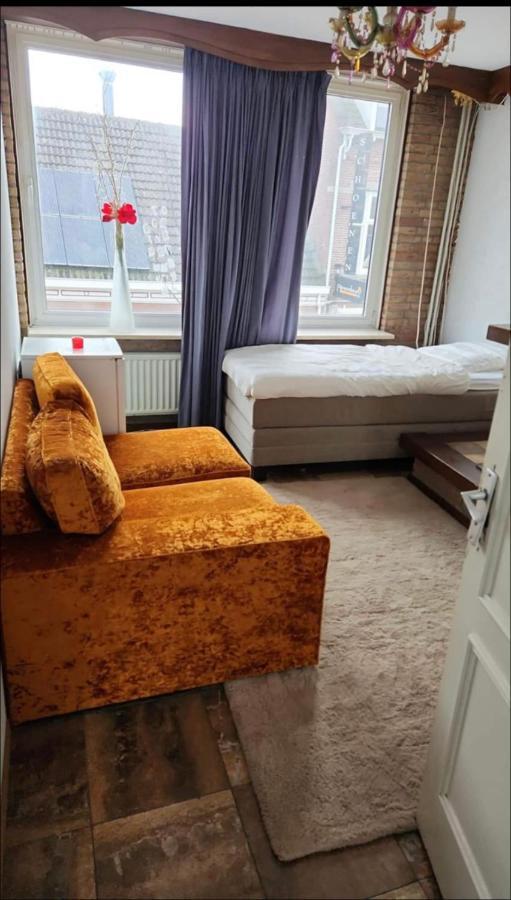 Private Room In The Centre Of Tilburgo Exterior foto